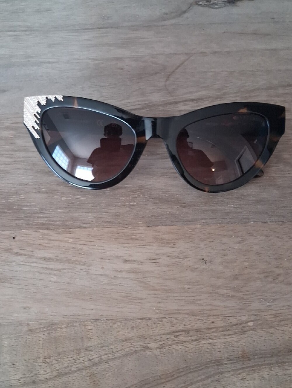 Guess by Marciano Burgundy Suede Case with Tortoiseshell Cat-Eye Sunglasses - Picture 6 of 7